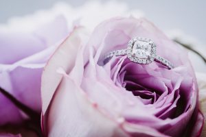 Wedding Photographer offers Engagement Shoots for Couples 